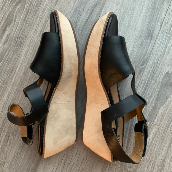Clarks Collection Wedge Sandals Black Leather T Strap Platform Size 6 - Picture 5 of 9